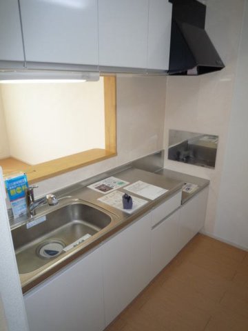 キッチン　コンパクトなキッチンで掃除もラクラク