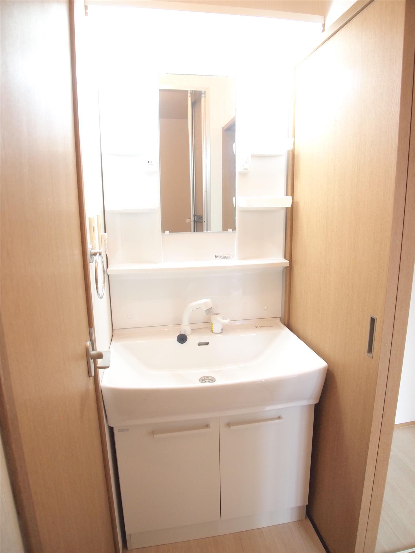 洗面設備　※写真は同タイプのお部屋です。