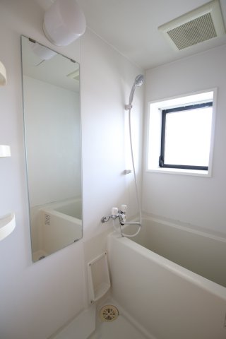 バス・シャワールーム　お風呂で日々の疲れを落としましょう
