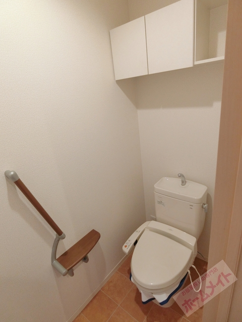トイレ　温水洗浄便座付き♪
