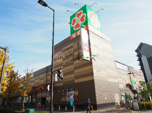 スーパー　ライフ弁天町店（スーパー）まで704m