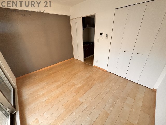 居室・リビング　２面採光の明るいお部屋です。