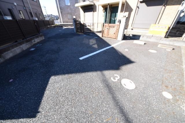 駐車場　敷地内駐車場