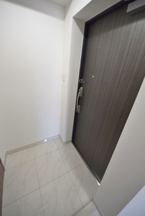 玄関　※別部屋参考写真