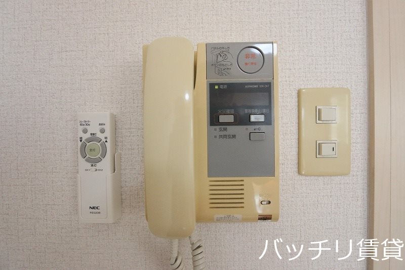 セキュリティ　画像は別号室の為、現状を優先いたします。