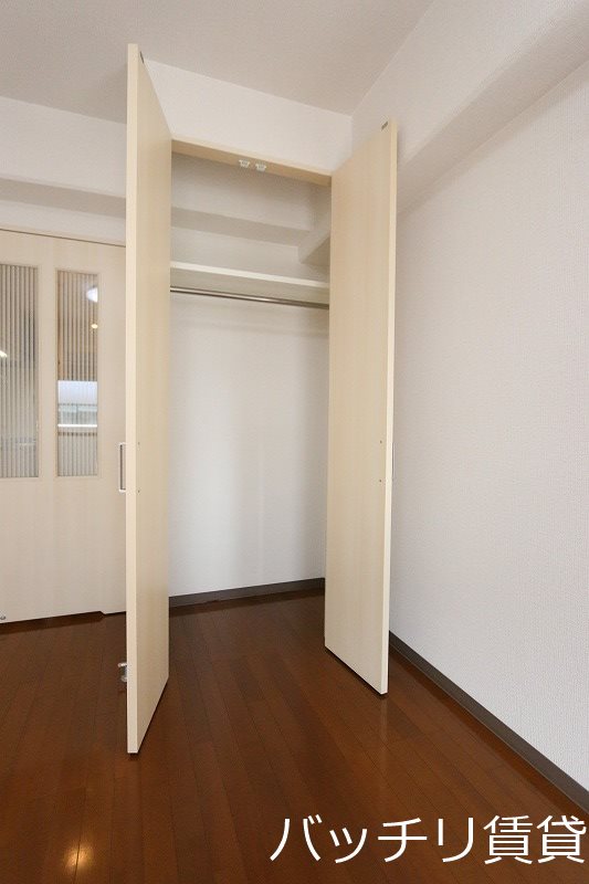 収納　画像は別号室の為、現状を優先いたします。