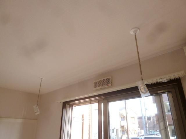 その他　★雨の日でも便利な室内物干しです★