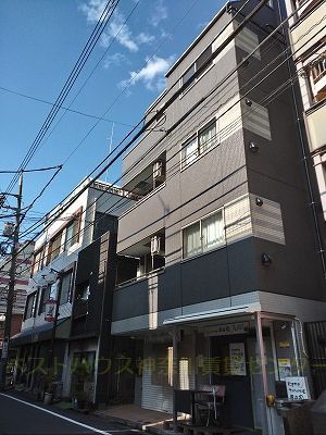 建物外観　新丸子駅徒歩４分、武蔵小杉駅は徒歩９分♪
