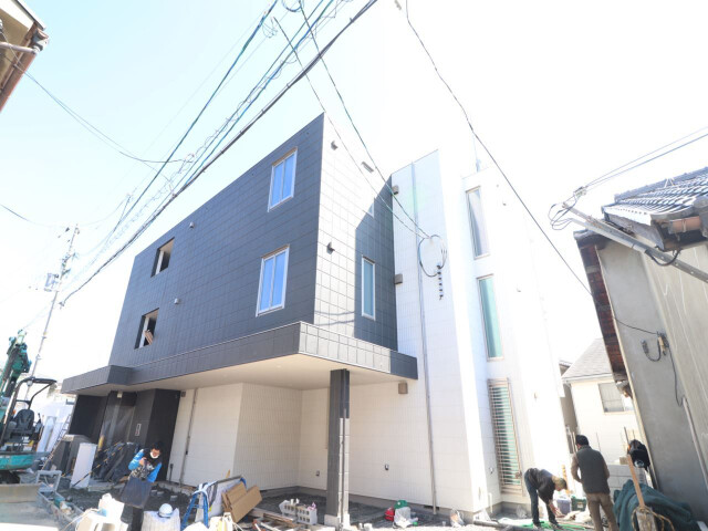 建物外観　建築中です
