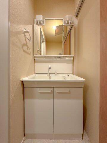 洗面設備　別タイプのお部屋の写真です