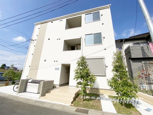 建物外観　3階建てアパート！