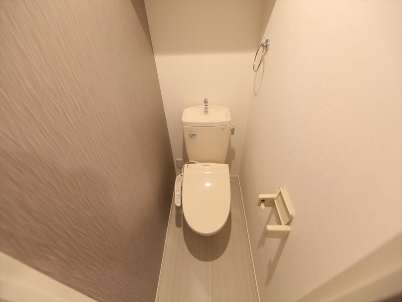 トイレ　温水洗浄暖房便座付トイレ　同仕様写真
