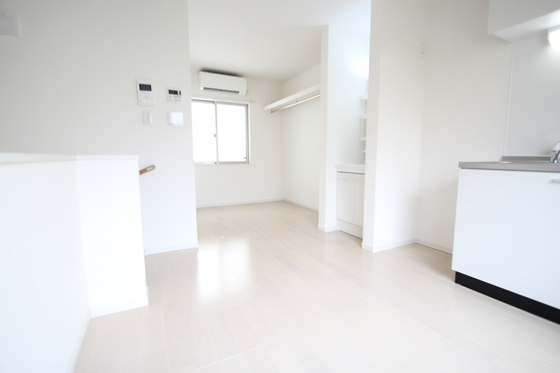 居室・リビング　※別部屋の写真です