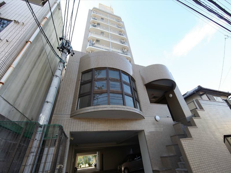 建物外観　外観　防犯カメラ　エレベーター