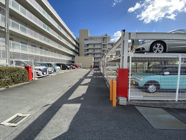 駐車場　駐車場