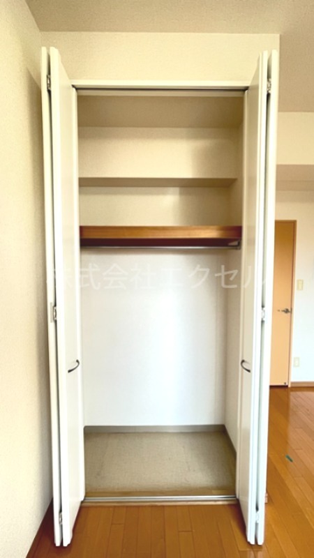 収納　洋服を掛けれるクローゼットです。