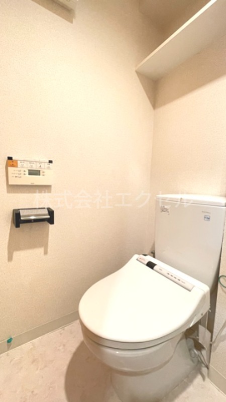 トイレ　ウォシュレット付きです。