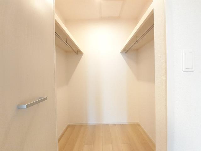 収納　ウォークインクローゼット