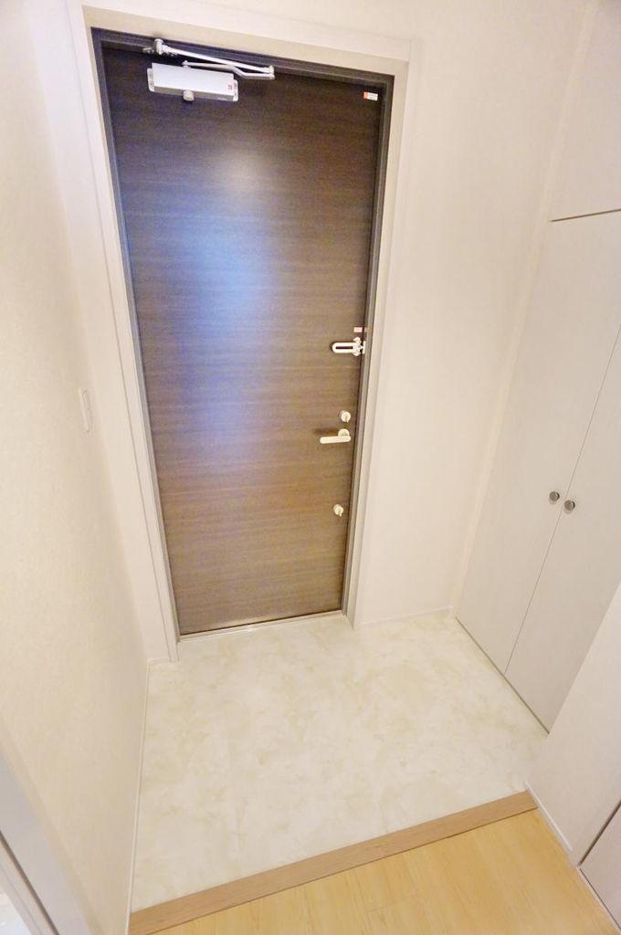 玄関　※別部屋参考画像