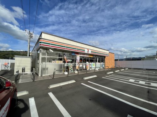 コンビニ　セブンイレブン 出水緑町店（コンビニ）まで643m