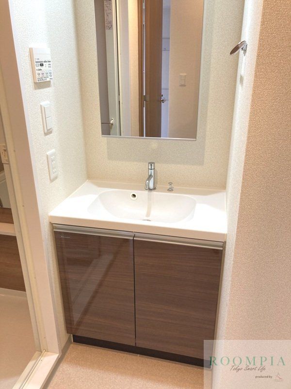 洗面設備　同タイプの別部屋の写真です