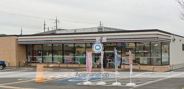 コンビニ　セブン－イレブン和歌山榎原店（コンビニ）まで370m