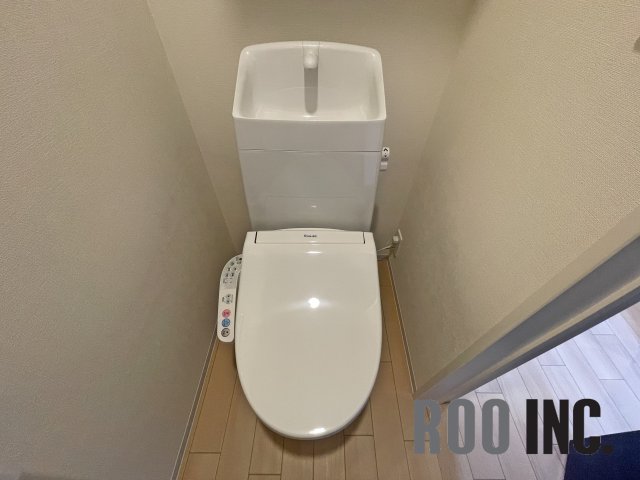 トイレ　写真は反転のお部屋です