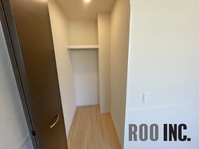 収納　写真は反転のお部屋です