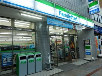 コンビニ　ファミリーマート 神田須田町一丁目店（コンビニ）まで129m