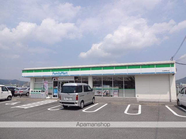 コンビニ　ファミリーマート（コンビニ）まで2728m