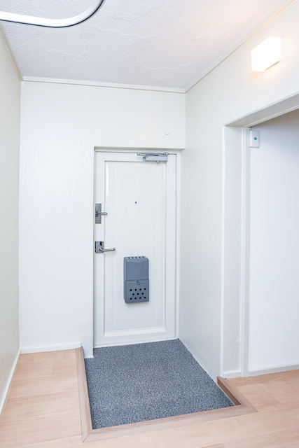 UR寝屋川の玄関写真