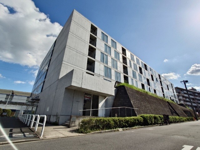 建物外観　オートロック完備