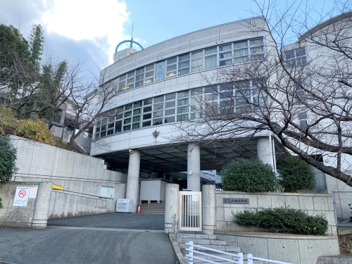 中学校　北九州市立高生中学校（中学校）まで162m