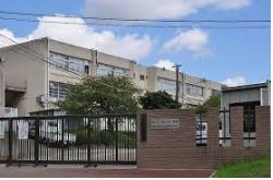 小学校　吹田市立桃山台小学校（小学校）まで825m