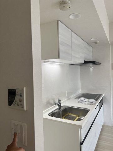 キッチン　コンパクトなキッチンで掃除もラクラク