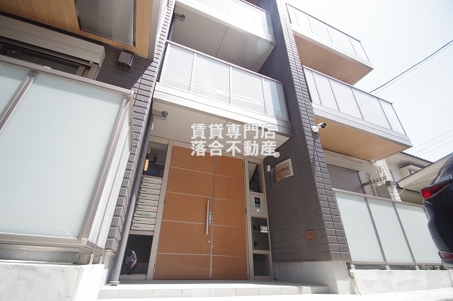 建物外観　2021年築。築浅