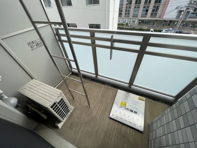 バルコニー　同物件別部屋写真