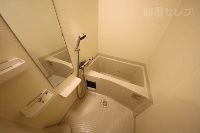 バス・シャワールーム　階数によって色味が違う可能性があります。