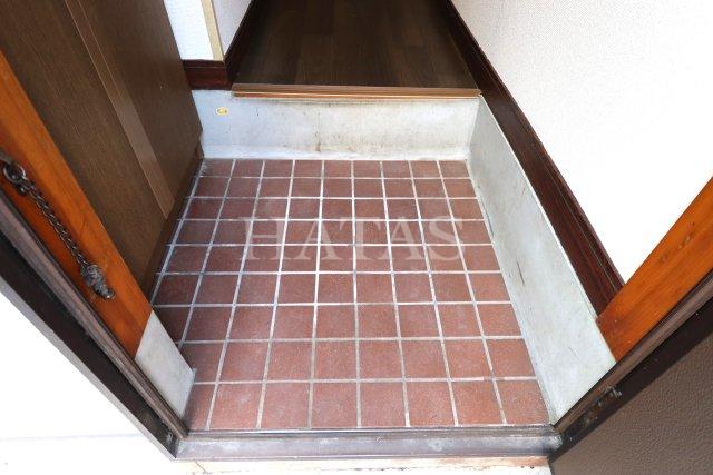 玄関　同物件別部屋です。