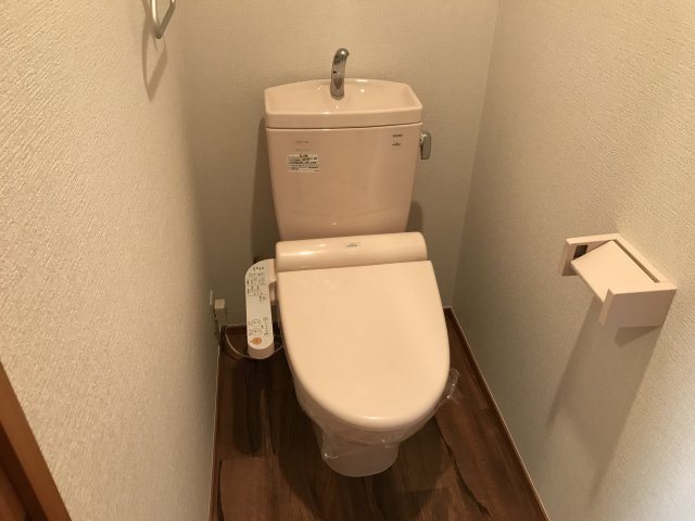 トイレ　※別号室参考写真
