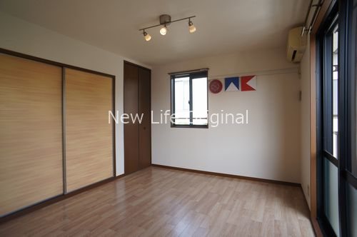 居室・リビング　6.2帖洋室☆2面採光で明るいお部屋です☆