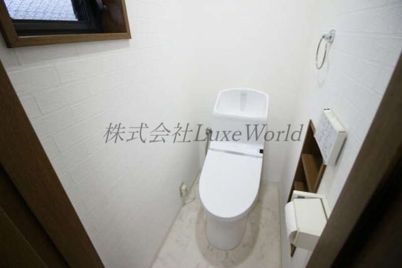 ＪＲ横浜線 小机駅 徒歩13分 3階建 築25年のトイレ写真
