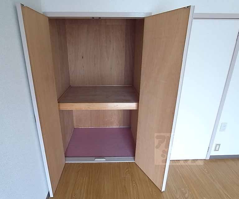 収納　押入れ