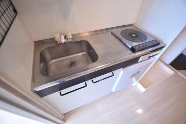 キッチン　電気コンロのキッチンです