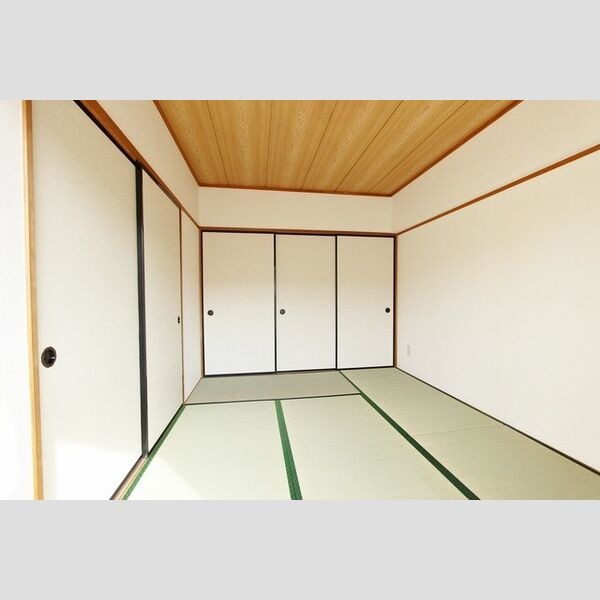 その他設備　※別部屋のお写真で、現況優先と致します。