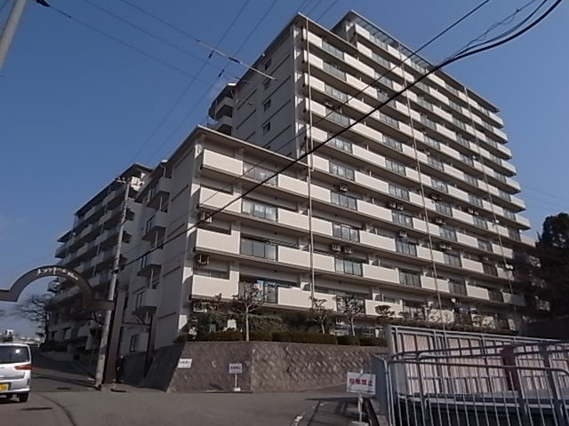 メゾンドール明石山の手台C棟の外観写真