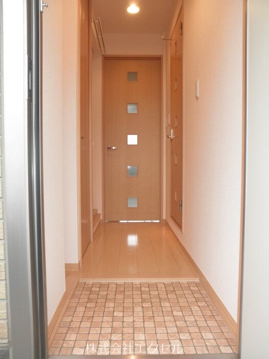 京王線 高幡不動駅 徒歩8分 3階建 築21年の玄関写真