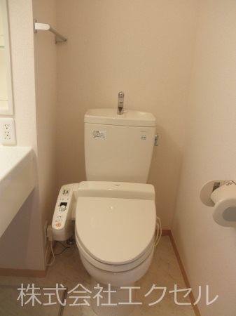 京王線 高幡不動駅 徒歩8分 3階建 築21年のトイレ写真