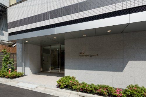 エントランス　落ち着いたエントランスです