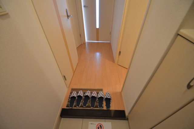 玄関　収納付玄関